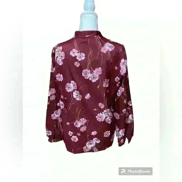 Floral print button down blouse - Picture 2 of 2